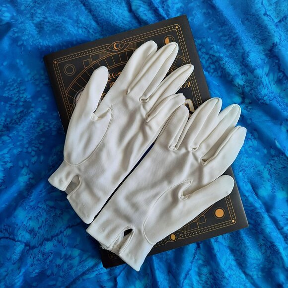 Gloves - 2 pairs - White - Women's size S or Child - Picture 3 of 6